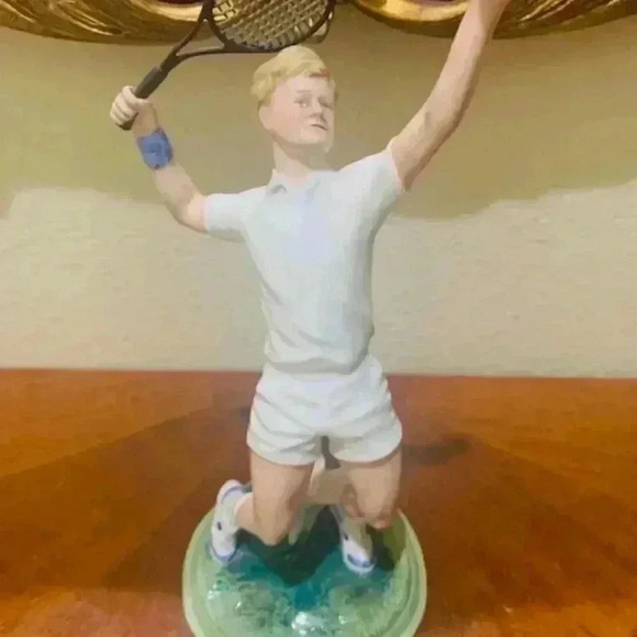 Royal Doulton Figurine Wimbledon Tennis "The Ace" HN3398 First Year Issue 1991 - Picture 2 of 5